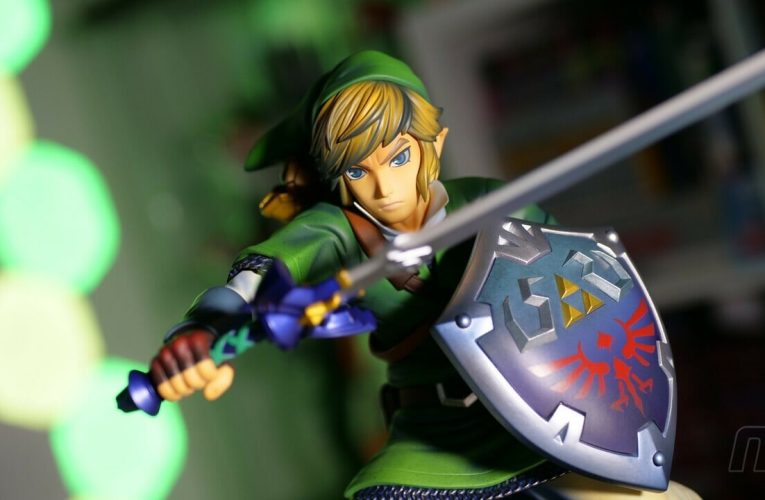 Galerie: Cette statue de Zelda Skyward Sword Link est tout à fait la Looker